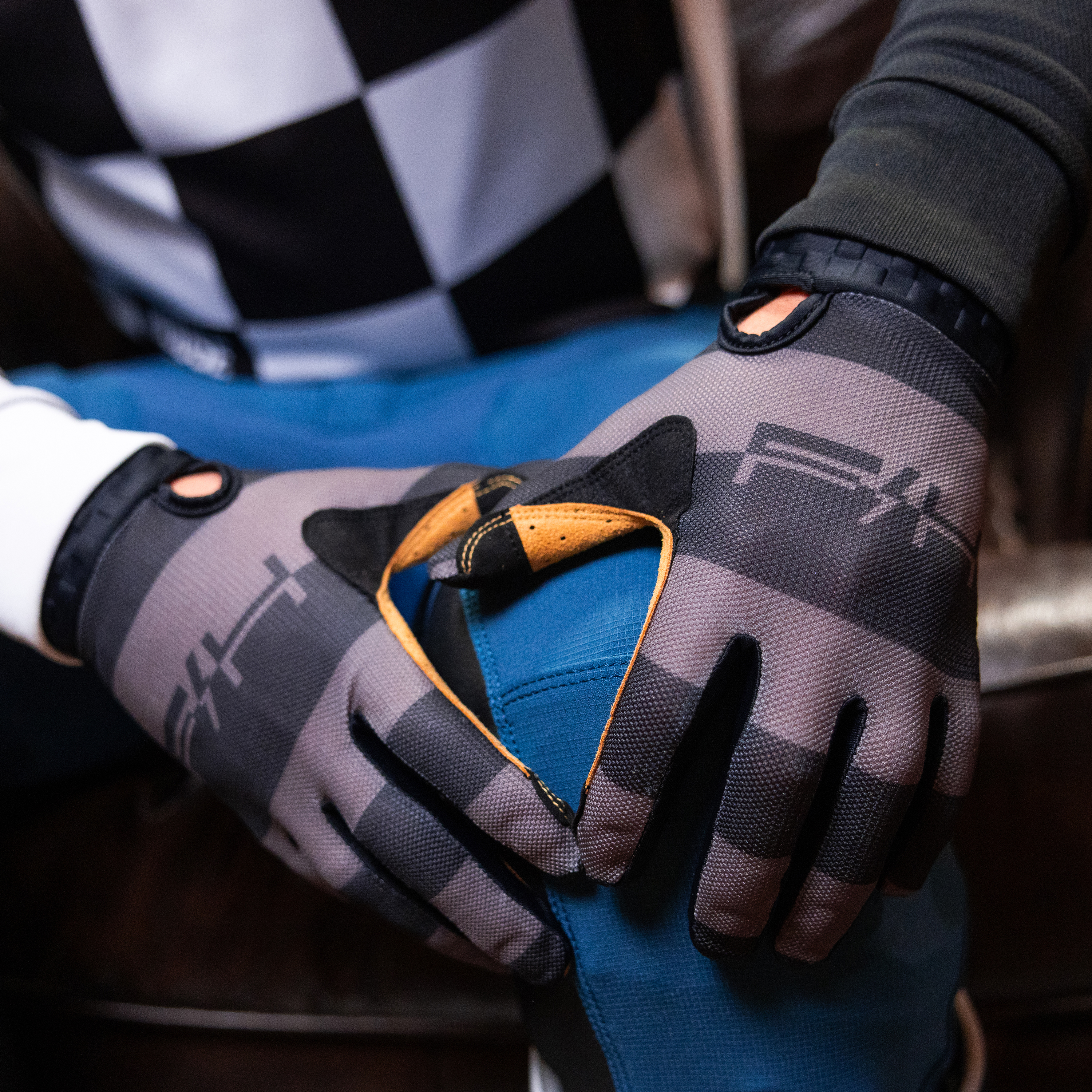 VaporRay_Grey_Glove4